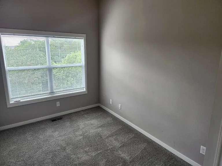 301 SE 11th St #703 — Photo 16