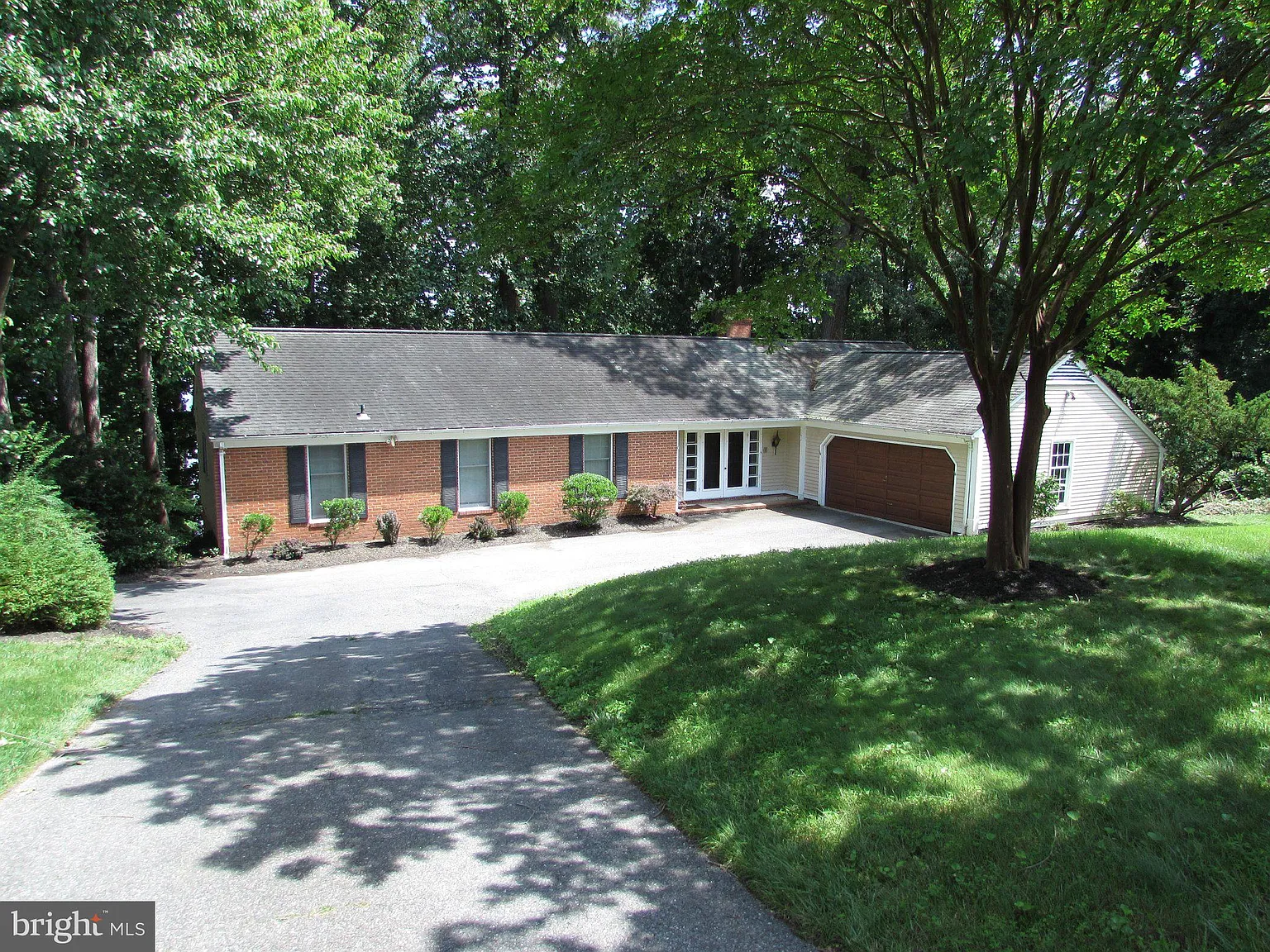 3 bed, 2.0 bath, 2036 sqft, $3,000 — Photo 2
