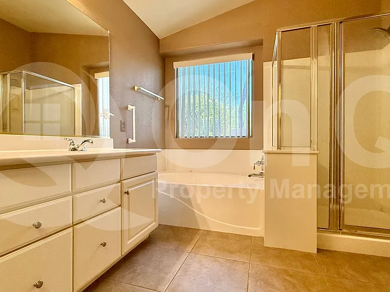 42259 W Chisholm Dr — Photo 15