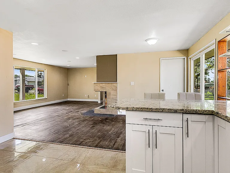 6204 S 118th Pl — Photo 10