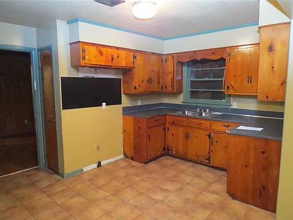 5th image of 4300 Sussex Dr