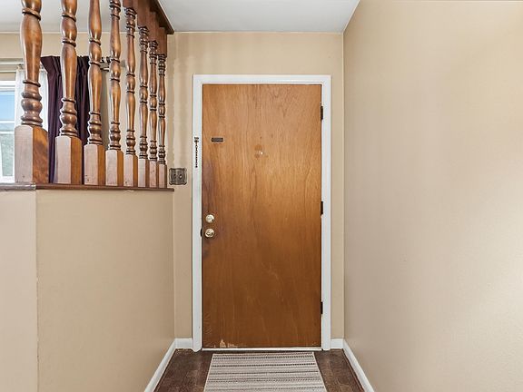 2nd image of 1932 Lenel Dr