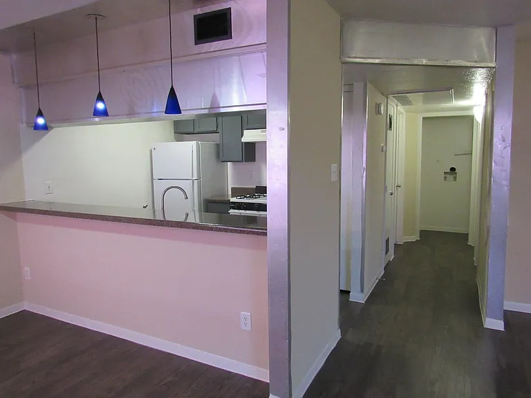 The Metropolis Apartments — Photo 61