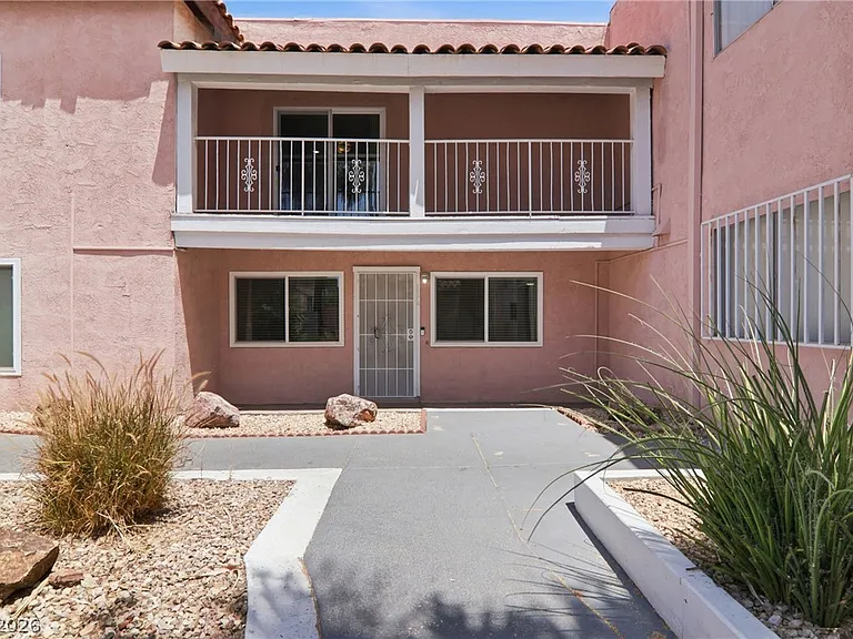 2274 E Desert Inn Rd #0 — Photo 2