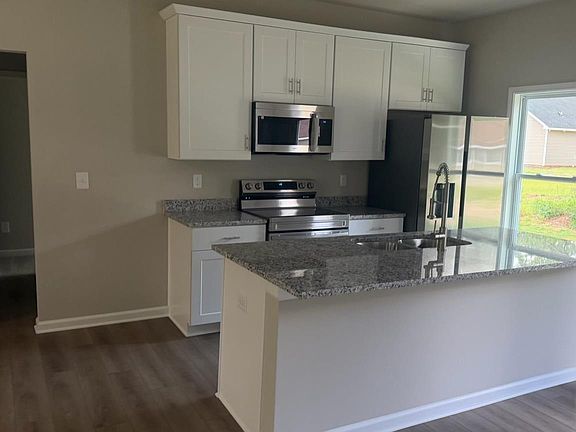 3rd image of 3063 Dalton Dr