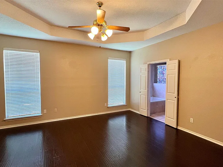 2056 Hawken Dr — Photo 8