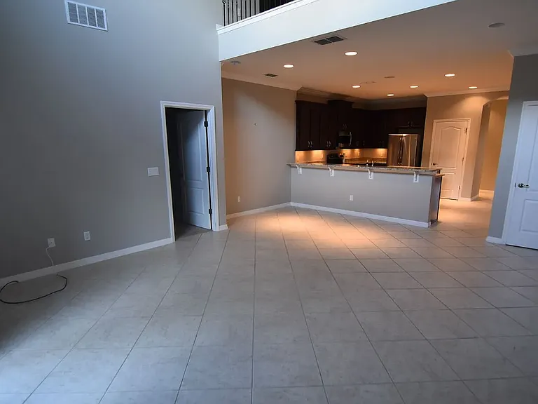 433 Livorno Way — Photo 12