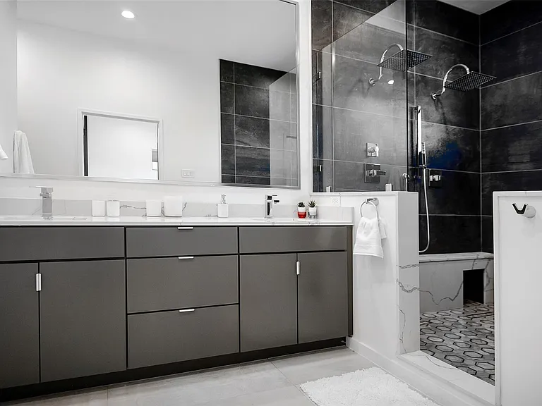 511 Memorial Heights Dr — Photo 38
