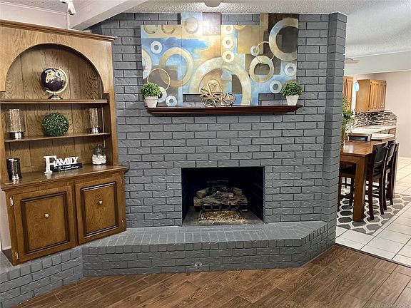 4th image of 2617 E Galveston Pl