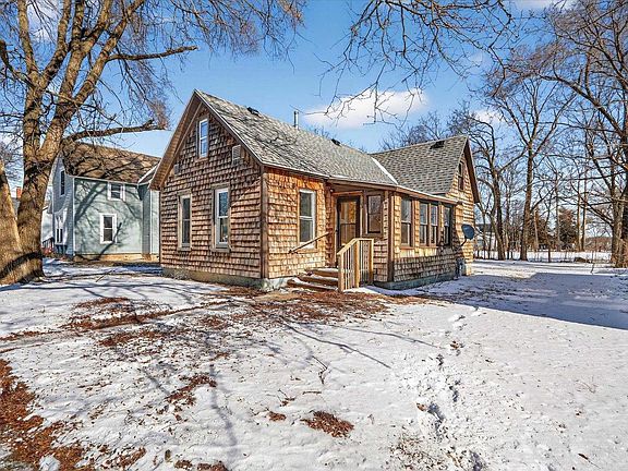 4th image of 1015 Bluff Street