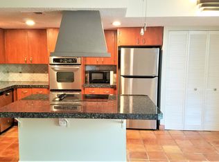 946 NE 24th Ave, Hallandale Beach, FL 33009