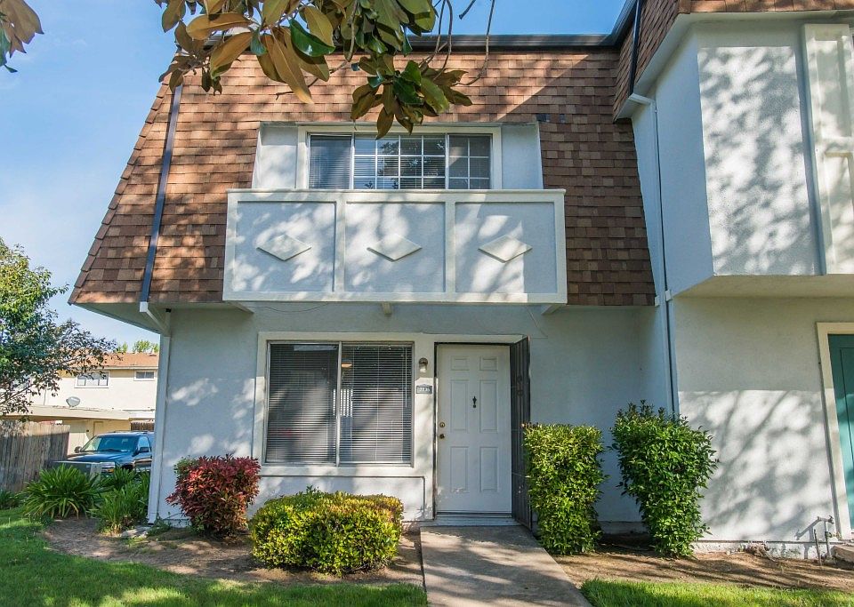 1st image of 7736 La Mancha Way