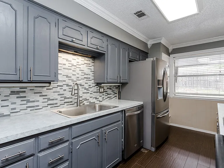 2517 Rosewood Dr — Photo 13