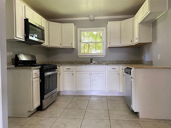 5th image of 3105 Birch Park Dr