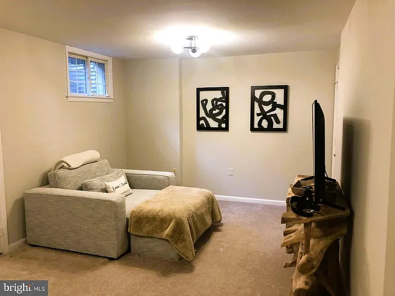 1303 Park Garden Ln — Photo 13