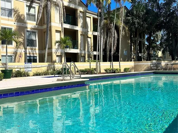 833 Riverside Dr APT 831, Pompano Beach, FL 33071