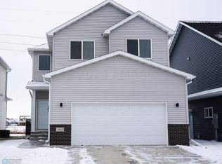 3665 50th St S, Fargo, ND 58104
