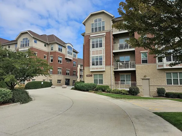 4130 South Lake DRIVE #477, Saint Francis, WI 53235