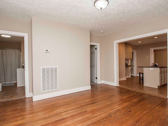 5th image of 2213 Woodrow Dr