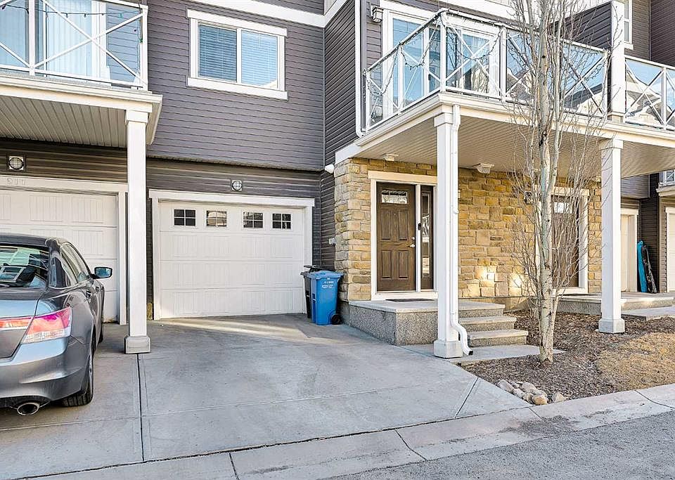 1st image of 909 N Skyview Ranch Grv NE