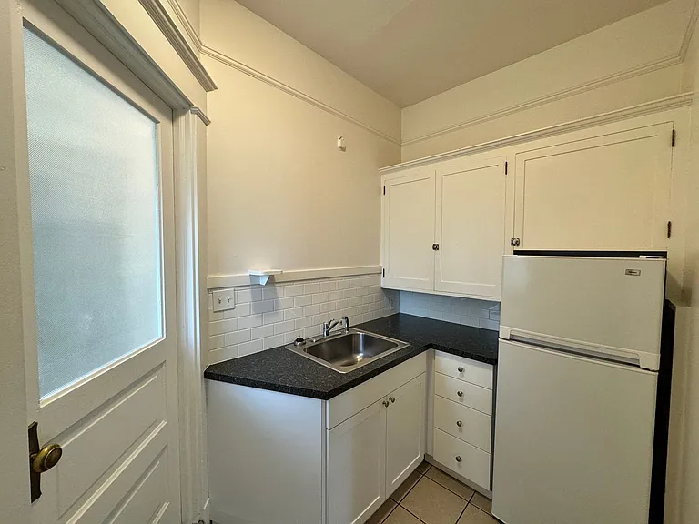 Jefferson Apartments — Photo 9