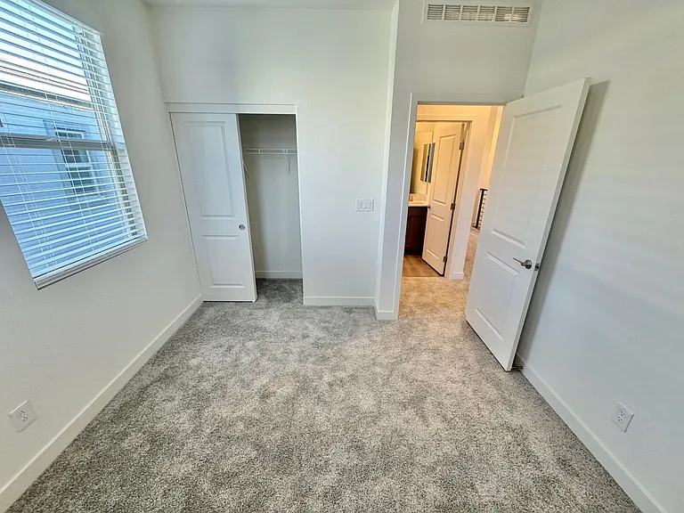 1548 Little Penguin St — Photo 15