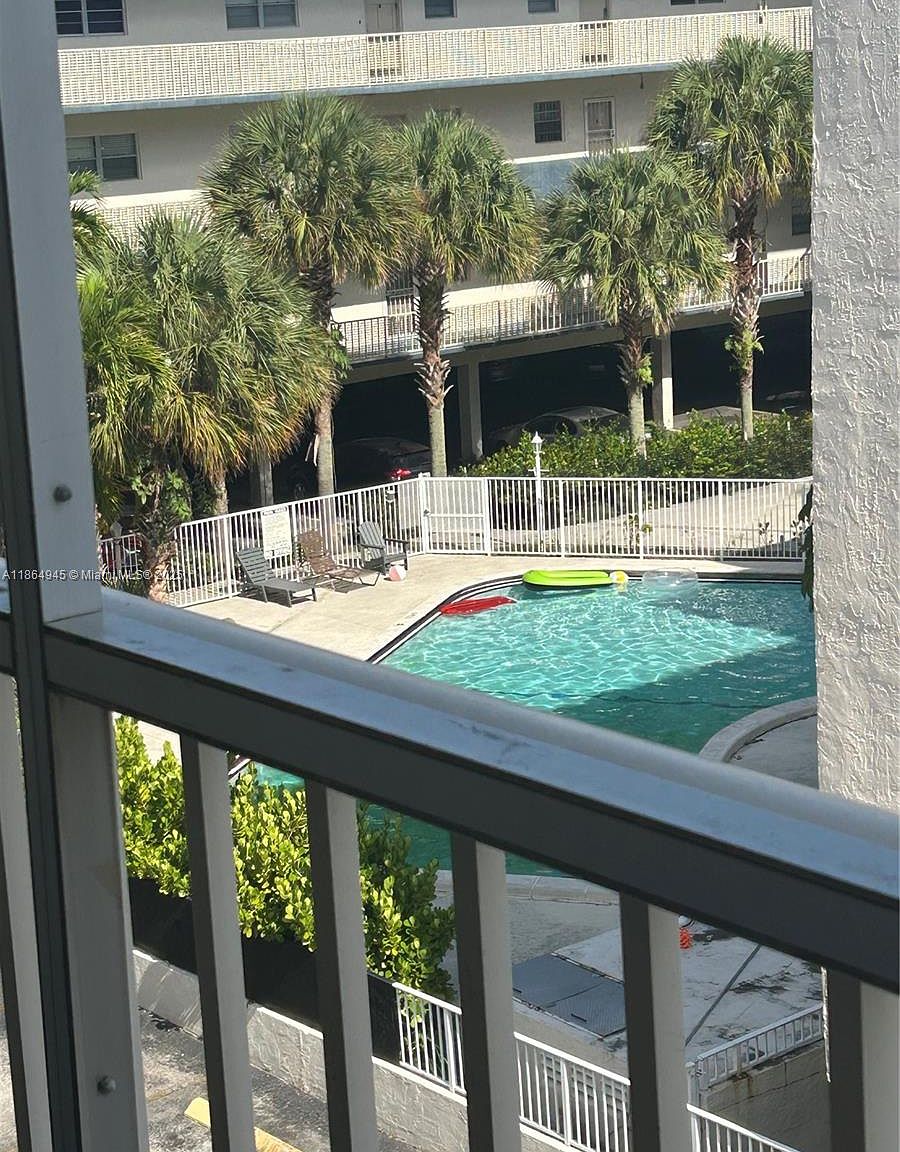 16750 NE 10th Ave APT 322, North Miami Beach, FL 33162 | MLS