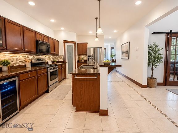2nd image of 1168 Saxon Way APT A