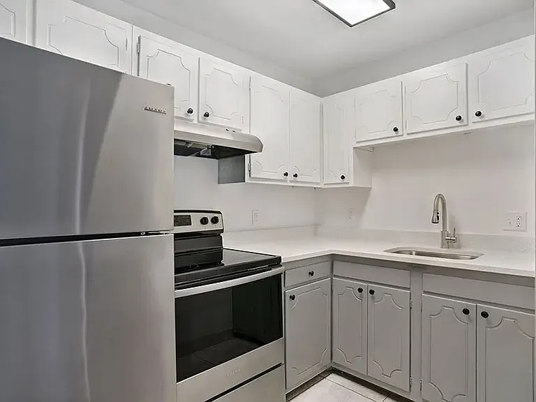 Rockway Commons — Photo 10
