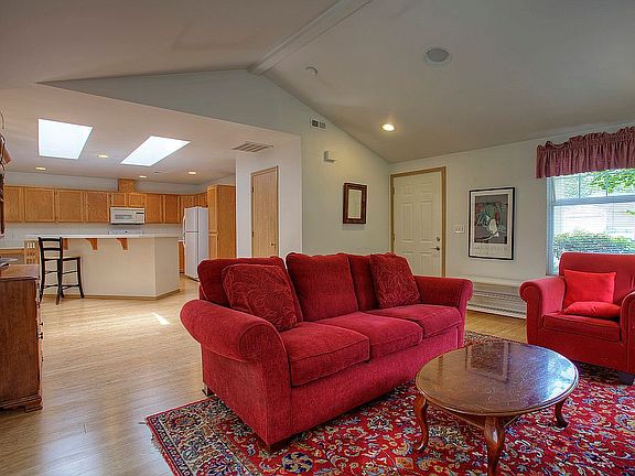 5th image of 316 105th St E