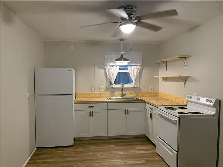 2043 Wynwood Dr NW #4 — Photo 3