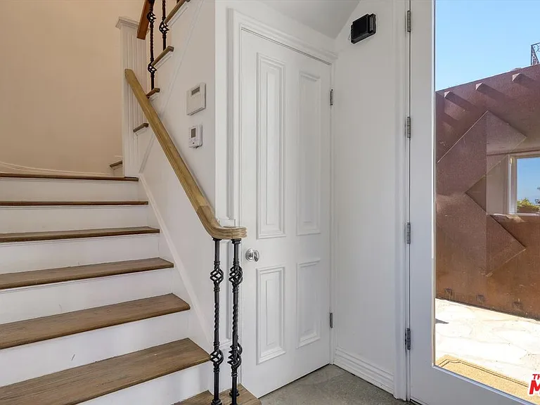 1300 Summitridge Dr — Photo 10