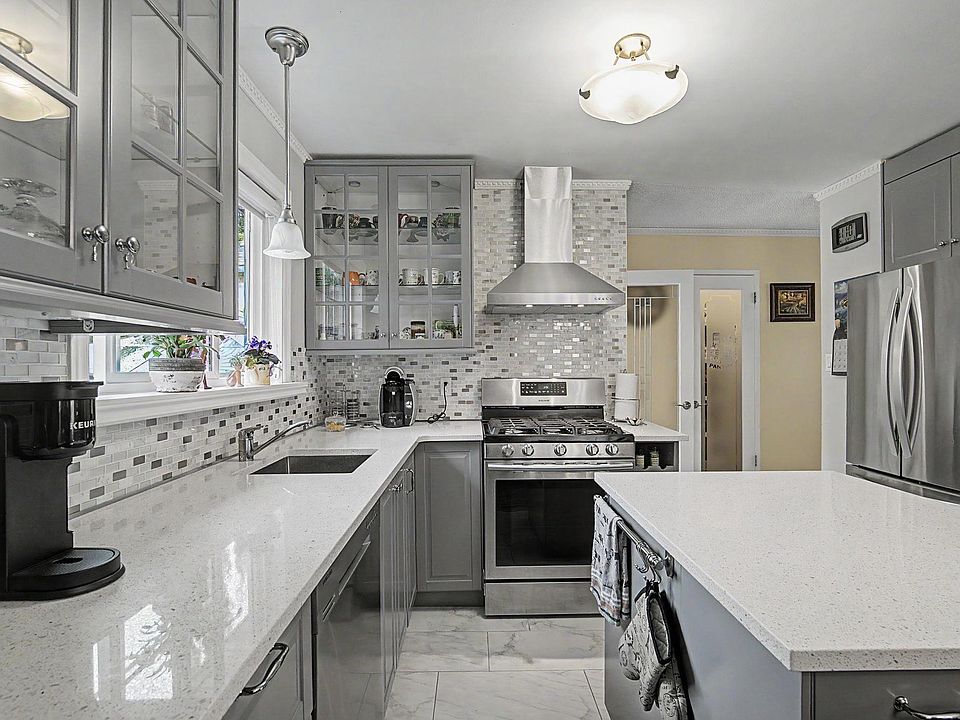 1st image of 11638 123rd St NW