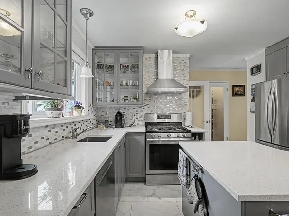 11638 123rd St NW, Edmonton, AB T5M 0G6