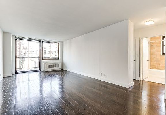 3rd image of 200 E 82nd St APT 7G
