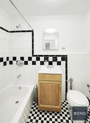 Rented by Bond New York | media 7