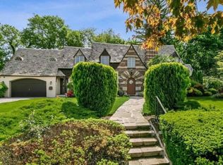 272 Maple Hill Dr, Hackensack, NJ 07601