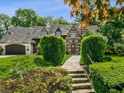 272 Maple Hill Dr, Hackensack, NJ, 07601