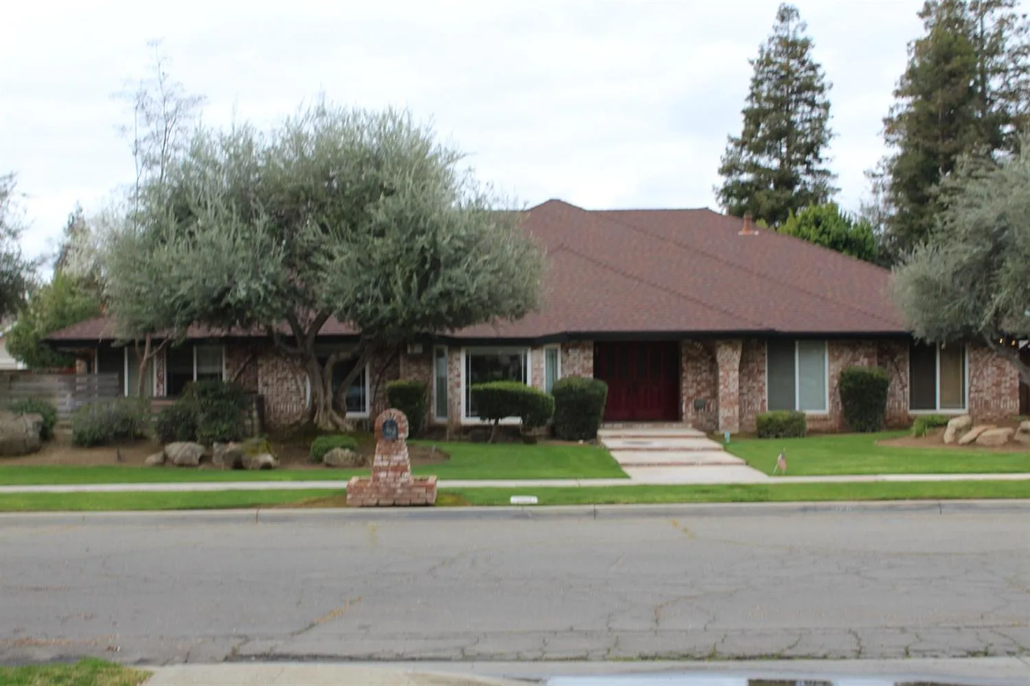 6685 N Alva Ave photo 1