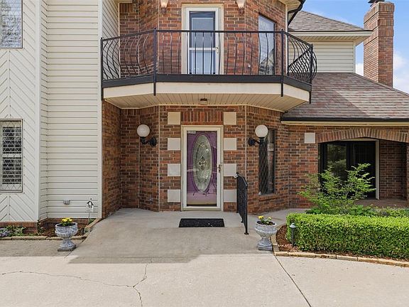 3rd image of 8204 Brownsville Ln