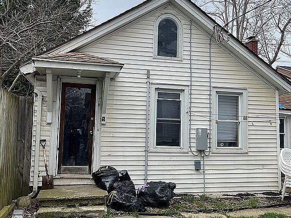 2nd image of 286 Dearborn St