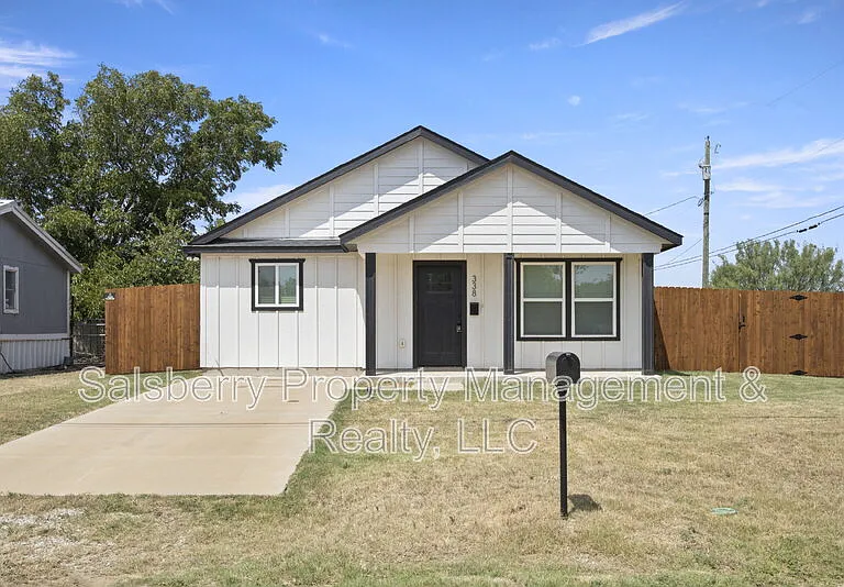 338 S 3rd St — Photo 1