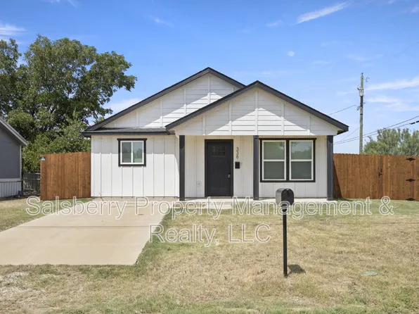 338 S 3rd St, Jacksboro, TX 76458