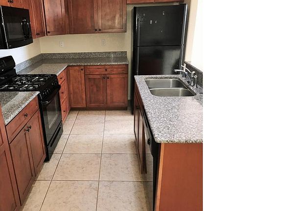 5th image of 703 Pala Mesa Dr