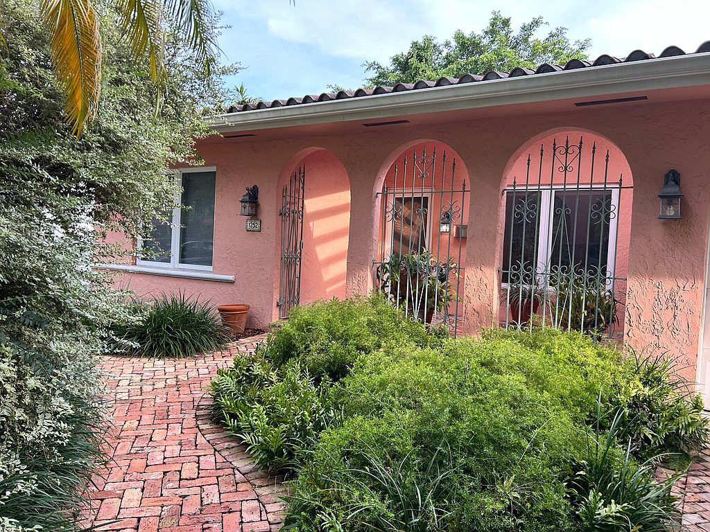 1252 Ortega Ave - Property Image