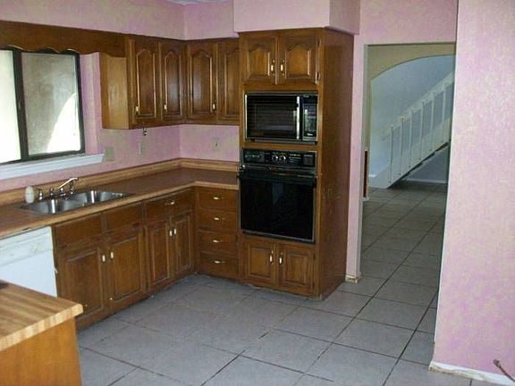 4th image of 5807 Roble Loma Dr