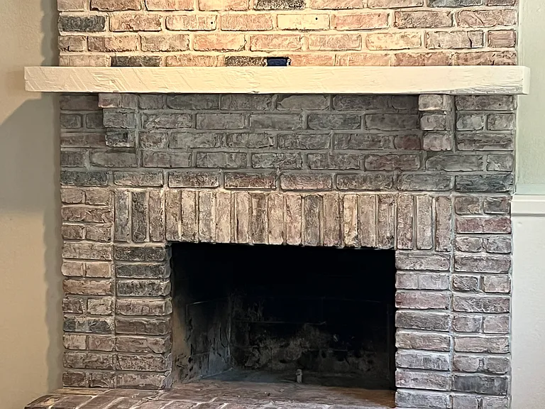 226 E 3rd St #A — Photo 9