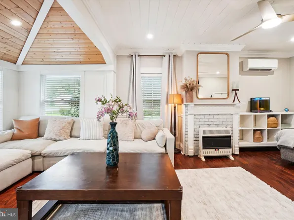 523 Love Point Rd, Stevensville, MD 21666