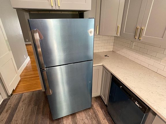 Kitchen/ Stainless Steel Refrigerator