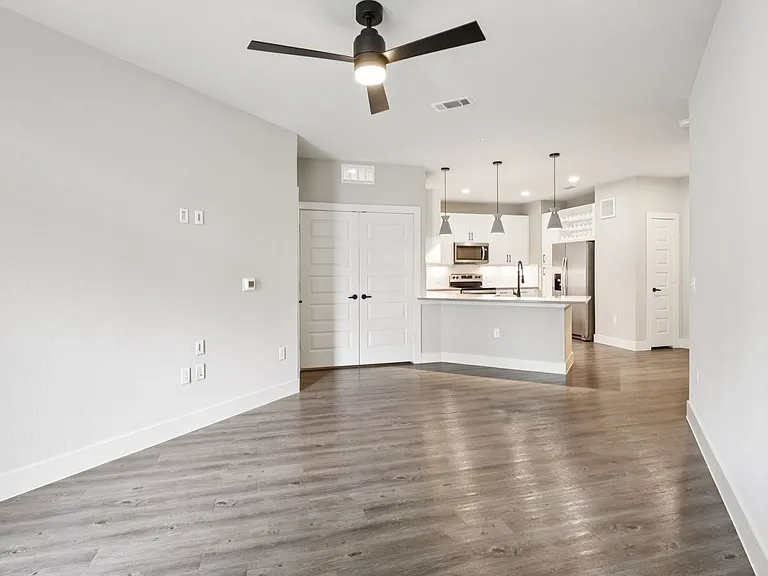 The Huntley — Photo 90